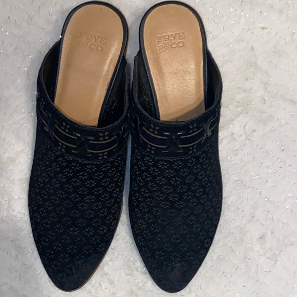 Frye & Co. Black Jacy Perf Perforated Suede Mule Heel Shoes size 5.5 m - Picture 1 of 5